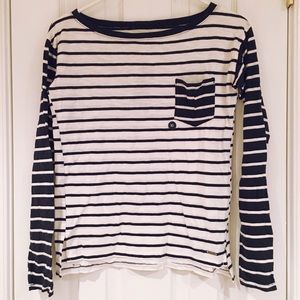 🌼 NWT Hollister Navy & White Striped Top